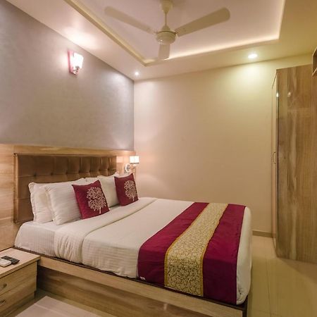 Hygienic Hotel Liberty Plaza มุมไบ ภายนอก รูปภาพ