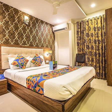 Hygienic Hotel Liberty Plaza มุมไบ ภายนอก รูปภาพ