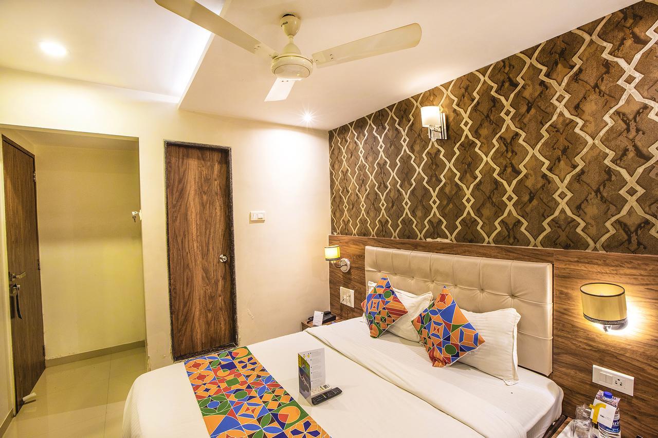 Hygienic Hotel Liberty Plaza มุมไบ ภายนอก รูปภาพ