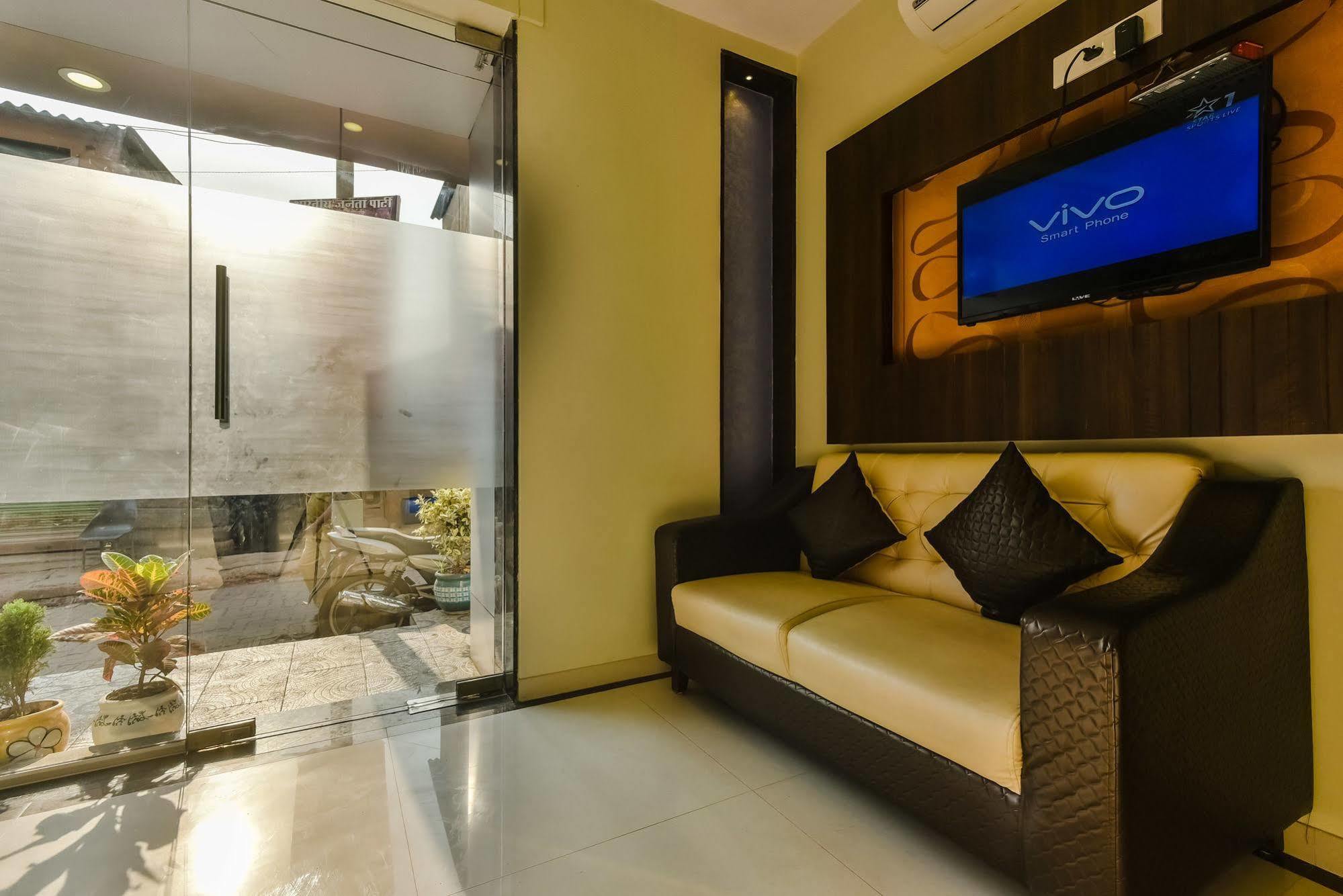 Hygienic Hotel Liberty Plaza มุมไบ ภายนอก รูปภาพ